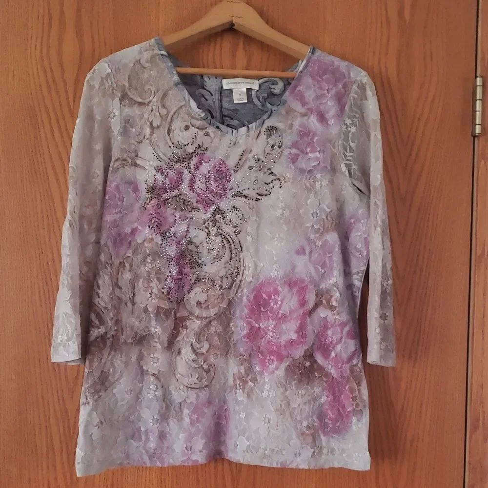 Christopher & Banks Blingy Floral Top w/ Lace Sleeves and Front Panel Sz M